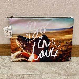 NWT Maurices So in Love Makeup Bag